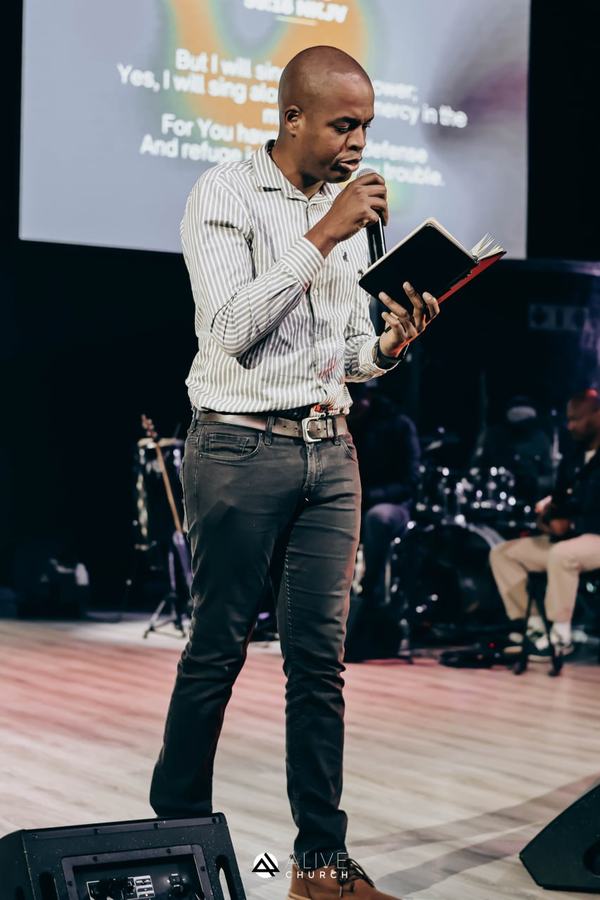 Alive Church a moment of worship