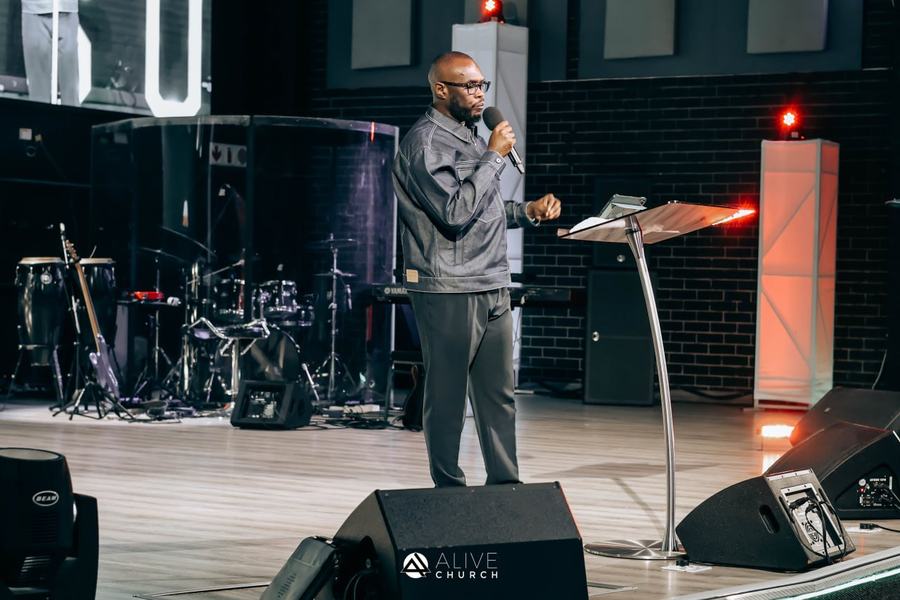 Alive Church prayer moment