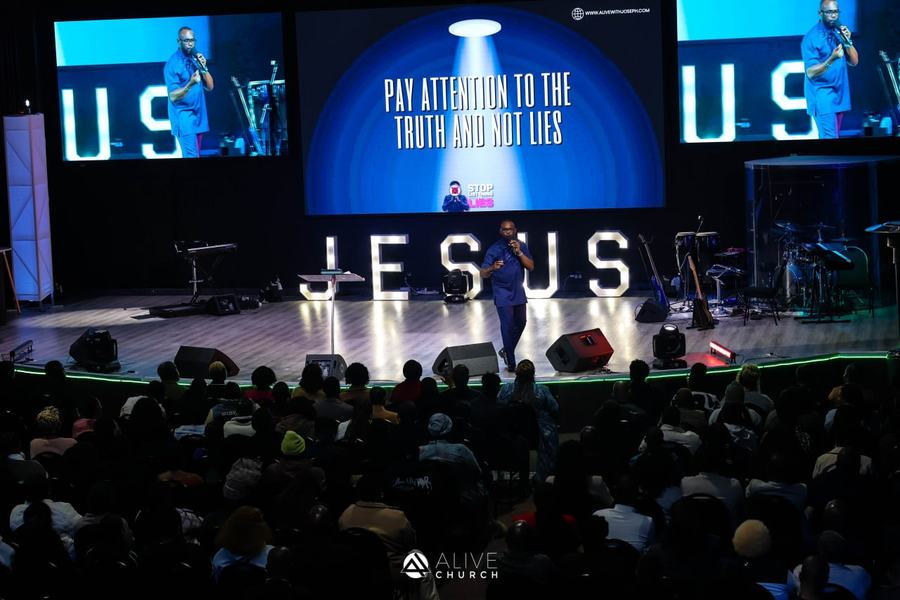 Alive Church Sunday celebration